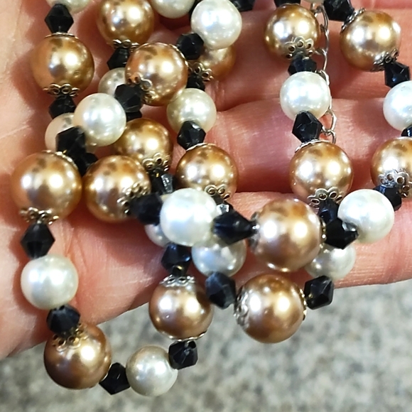 VINTAGE FAUX PEARL GOLD BLACK BEADED 17-21"NECKLACE STRETCH BRACELET EARRING SET - Picture 2 of 11